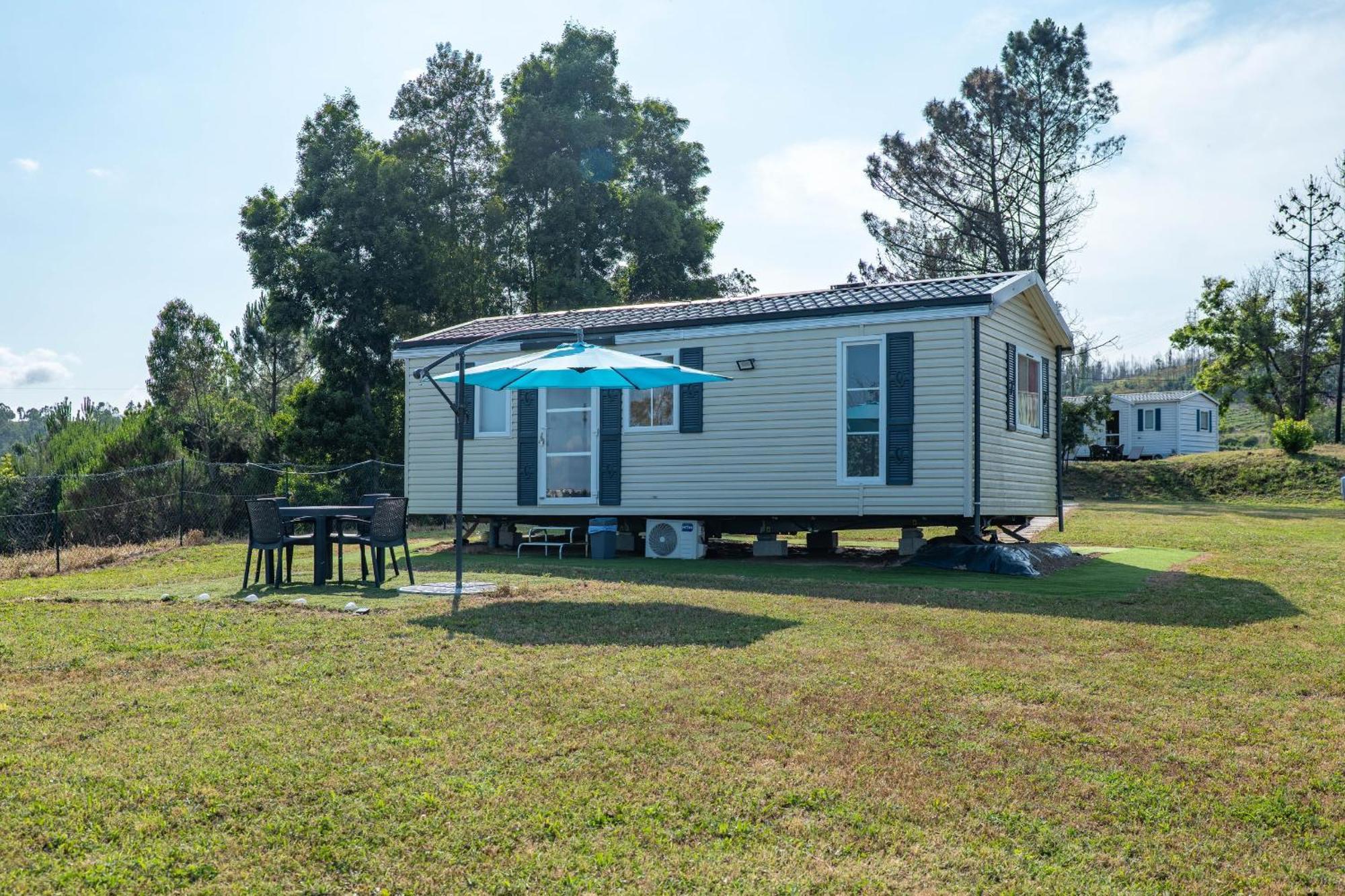 Foz do Sousa Glamping Frog Farmヴィラ エクステリア 写真