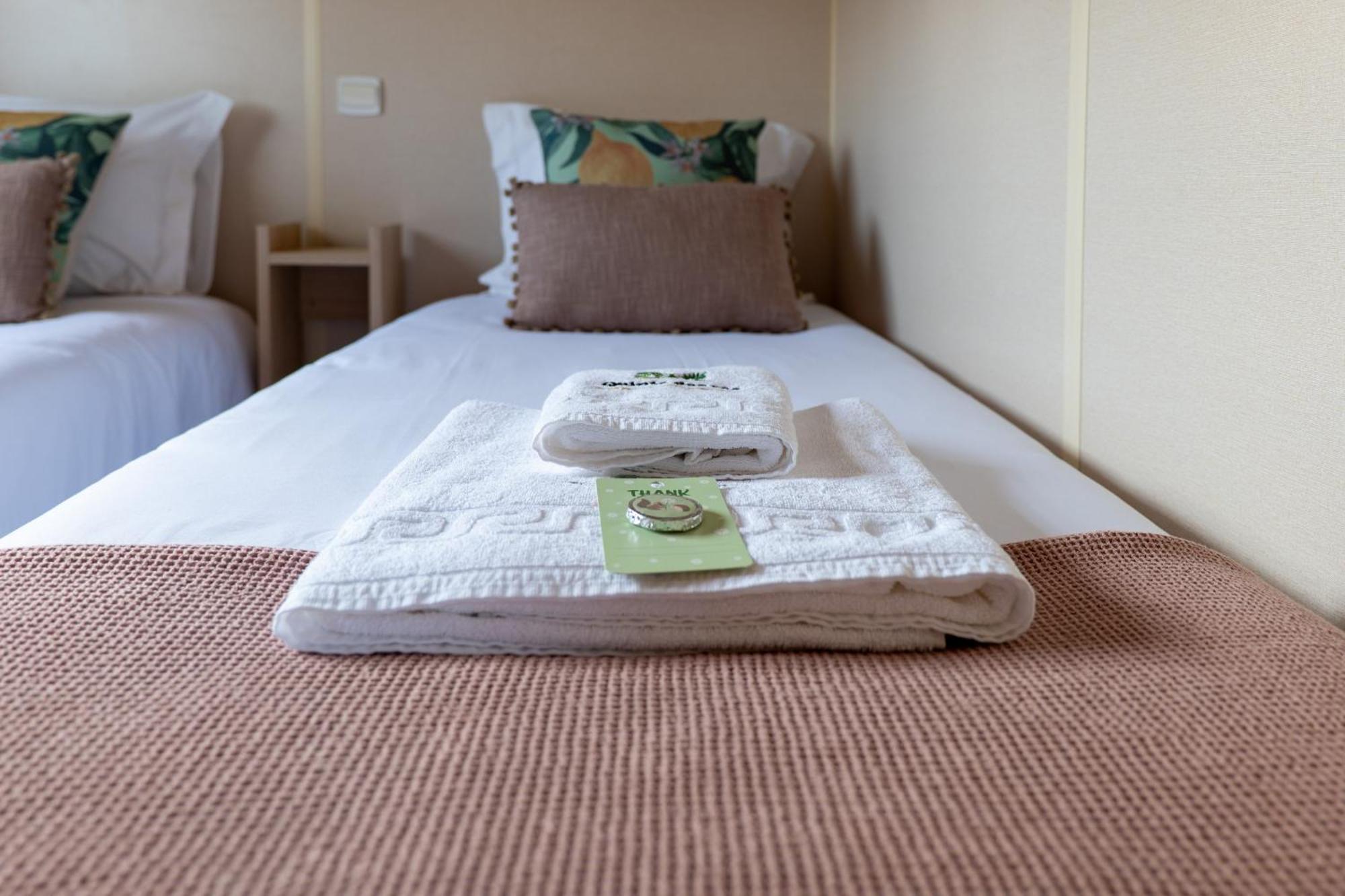 Foz do Sousa Glamping Frog Farmヴィラ エクステリア 写真